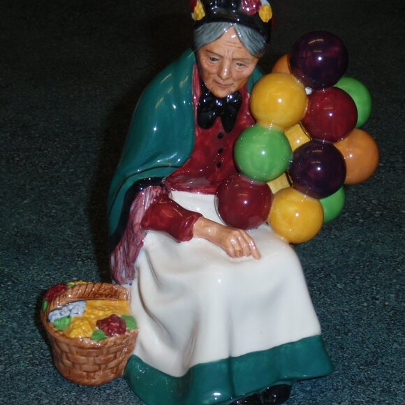 "The Old Balloon Seller" HN1315 Royal Doulton Figurine GREAT MOTHER'S DAY GIFT!